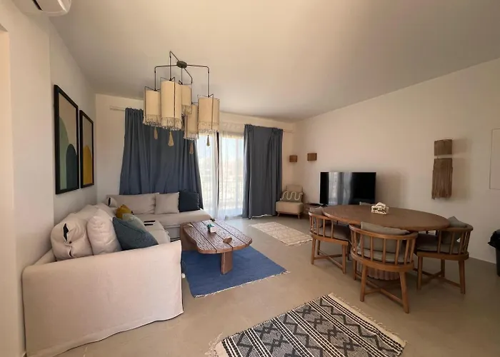 Kamaran 2br • Luxurious Retreat Apartment *